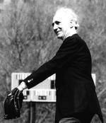 Hector G. Dowd ’40 pitched for  Columbia against Princeton at Baker Field on May 17, 1939, in the first televised sports event. Here, in 1989, he threw out a ceremonial first pitch to mark the 50th anniversary of that landmark game. PHOTO: PAUL HUEGEL, PRINCETON  UNIVERSITY